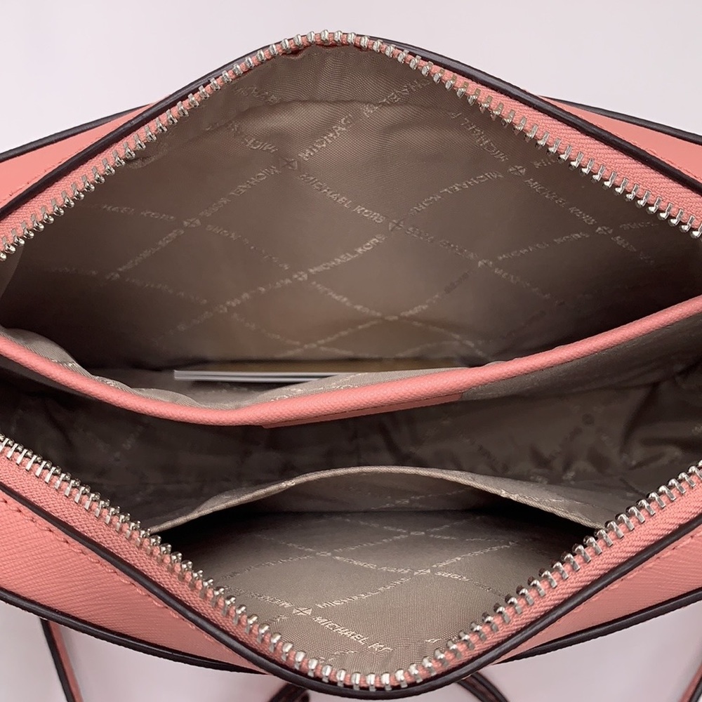 Michael Kors Jet Set Item Large East West Zip Crossbody Leather Primrose 
NWT - Picture 8 of 16